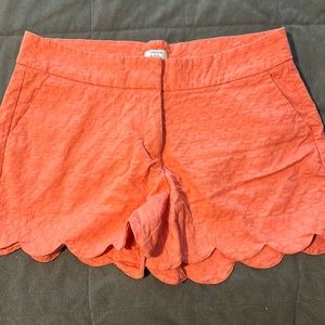 Women’s crown & Ivy 4” inseam scallop shorts
